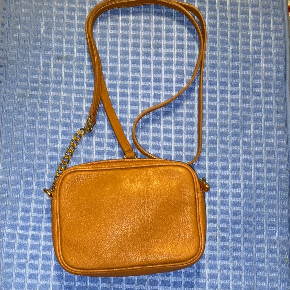 Michael Kors Brown and Gold Crossbody Bag with Luxurious Finish - Picture 4 of 6